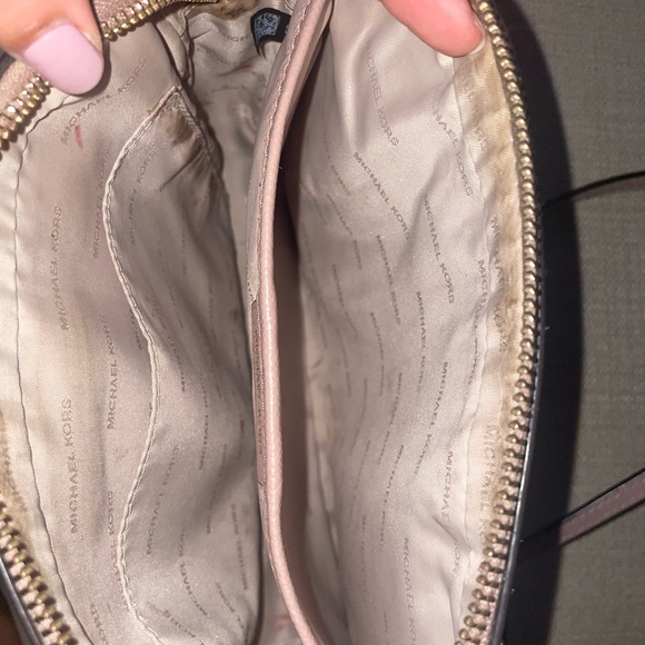 Cross body Michael Kors purse - Picture 4 of 4